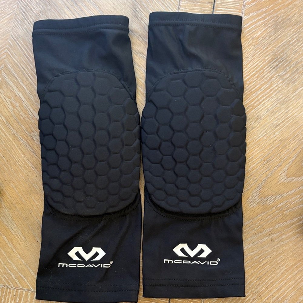 McDavid Black Padded Knee Sleeves